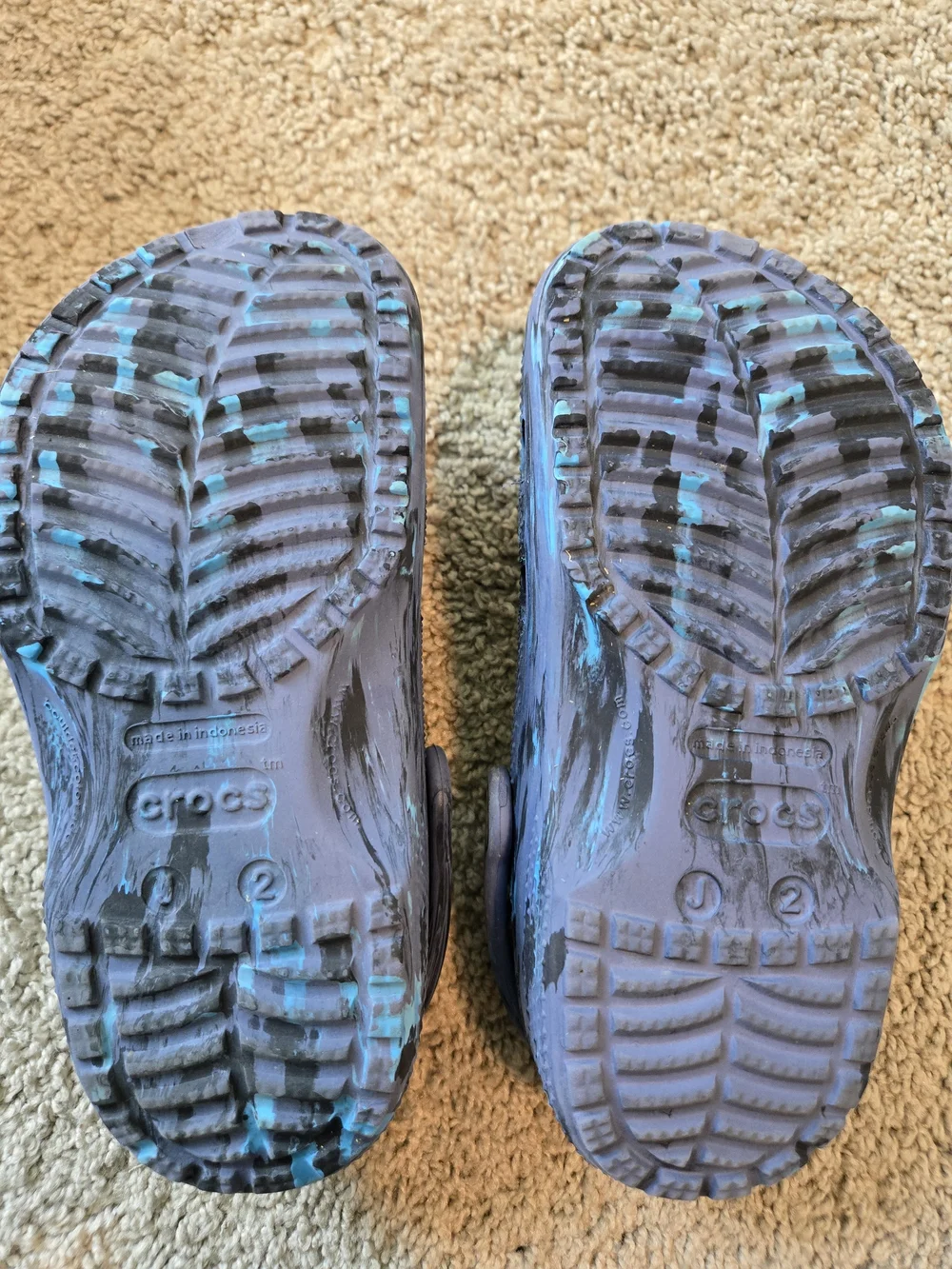 Kids Crocs Splash-Pattern Clog Sandals in Navy and Teal Size 2
